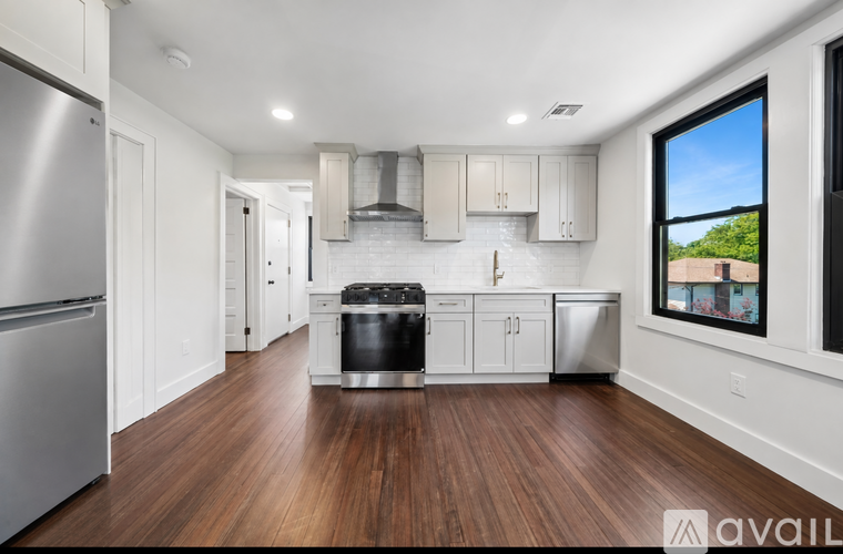235 Elmwood Avenue 2 Beds Apartment for Rent - Photo gallery 2