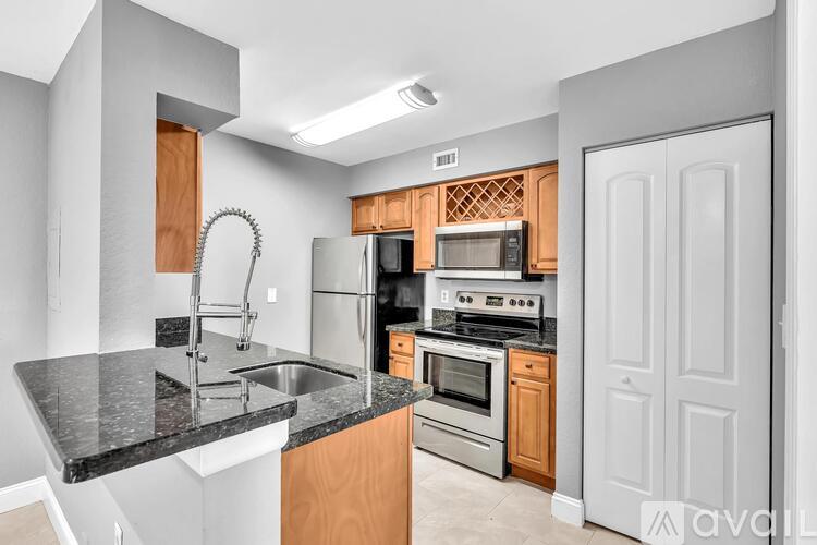 2820 N Oakland Forest Dr 1 Apartment for Rent - Photo gallery 4