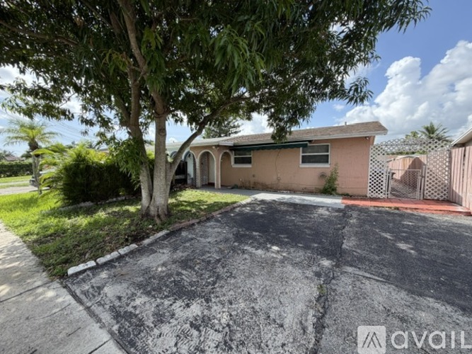 6432 Southwest 18th Court 2 Beds Single Family Home for Rent - Photo gallery 2