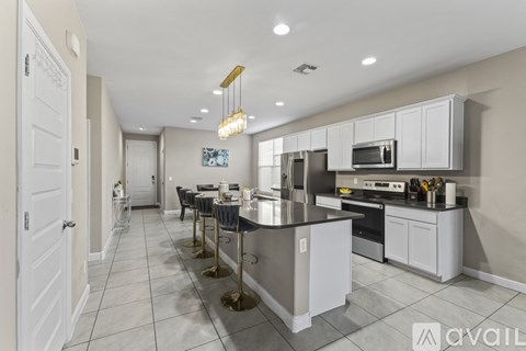 4454 West Beverly Road 4 Beds Apartment for Rent