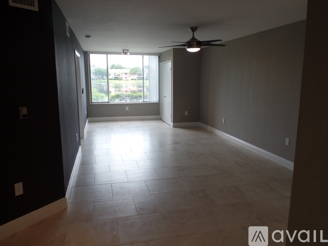 2820 N Oakland Forest Dr 1 Condo for Rent - Photo gallery 2