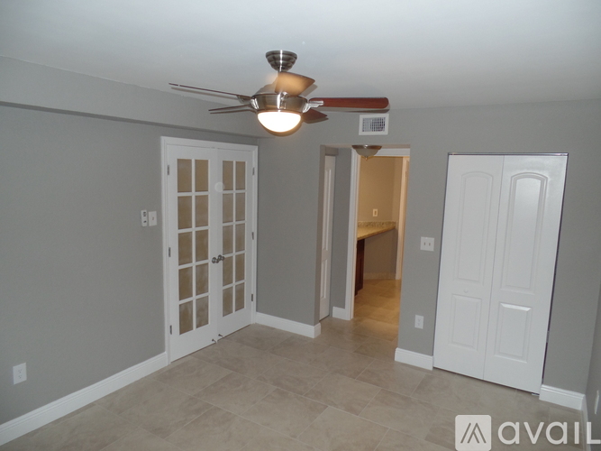 2820 N Oakland Forest Dr 1 Condo for Rent - Photo gallery 3