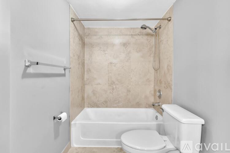 2811 N Oakland Forest Dr 1 Apartment for Rent - Photo gallery 5