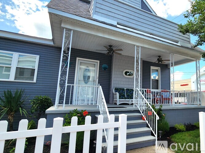 2 South Troy Avenue 4 Beds Single Family Home for Rent - Photo gallery 1