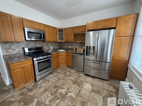 431 Highland Ave 3 Beds Apartment for Rent