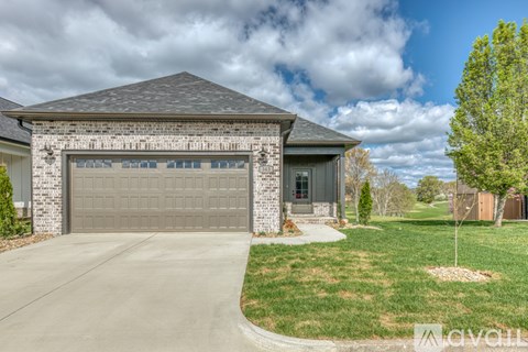 343 Monroe Dr 3 Beds Apartment for Rent