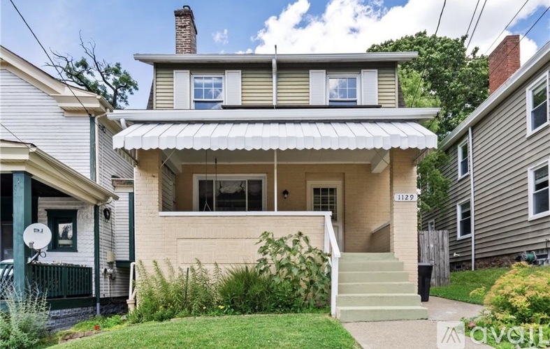 1129 Woodbourne Avenue 3 Beds Single Family Home for Rent - Photo gallery 1