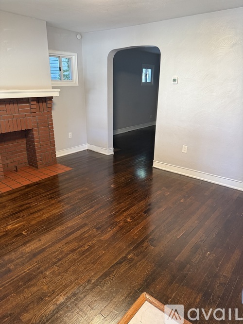 1129 Woodbourne Avenue 3 Beds Single Family Home for Rent - Photo gallery 3