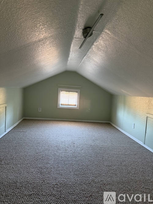 1129 Woodbourne Avenue 3 Beds Single Family Home for Rent - Photo gallery 4