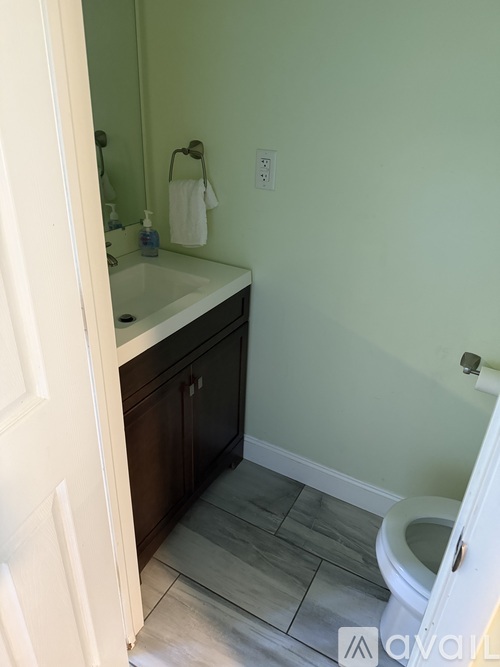 1129 Woodbourne Avenue 3 Beds Single Family Home for Rent - Photo gallery 5