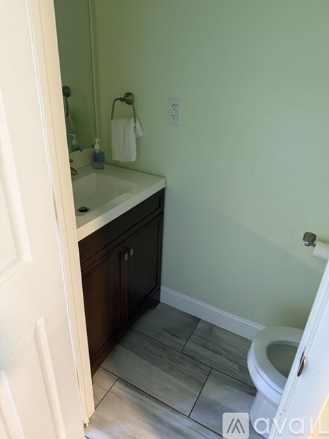 1129 Woodbourne Avenue 3 Beds Apartment for Rent
