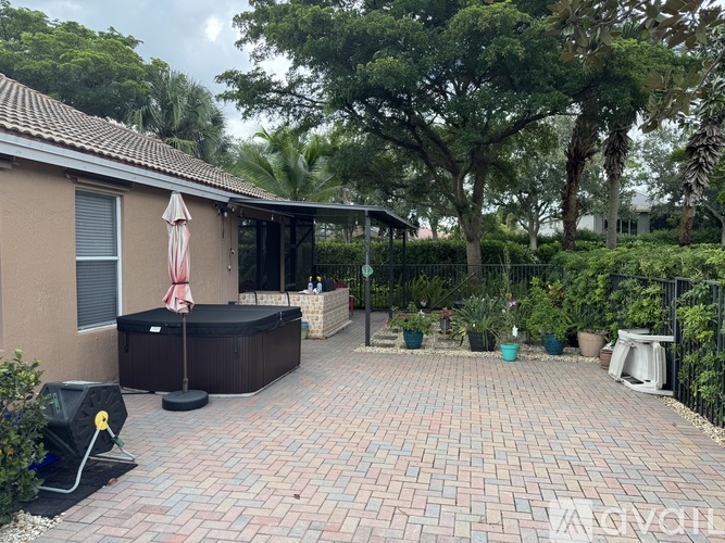 9385 Verona Lakes Boulevard 3 Beds Single Family Home for Rent - Photo gallery 3