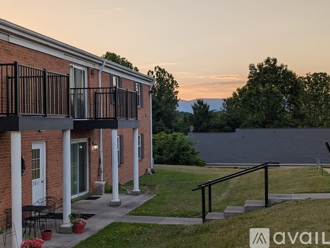 3801 Stratford Park Drive Southwest 2 Beds Apartment for Rent - Photo gallery 2