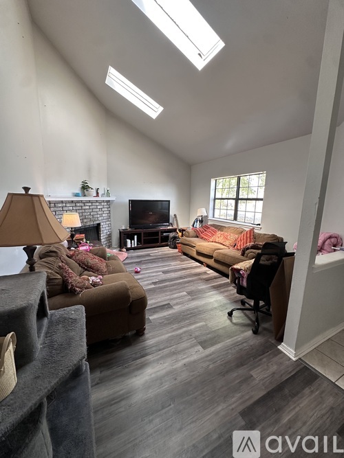 2434 West Magnolia Street 3 Beds Townhouse for Rent - Photo gallery 1