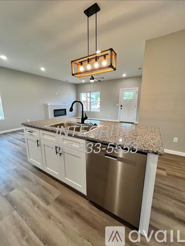 888 South Spring Hill Avenue 3 Beds Single Family Home for Rent - Photo gallery 5