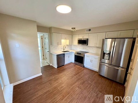 3005 9Th St 2 Beds Apartment for Rent