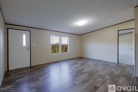 160 Clays Ct 4 Beds Apartment for Rent