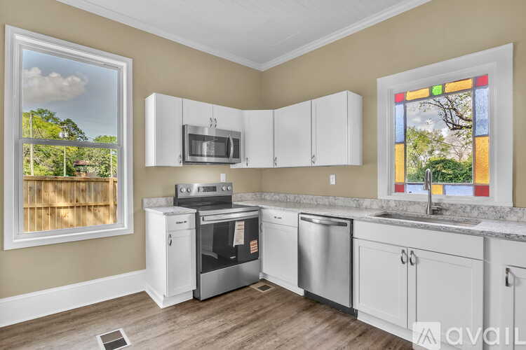 414 Military Road 3 Beds Single Family Home for Rent - Photo gallery 4