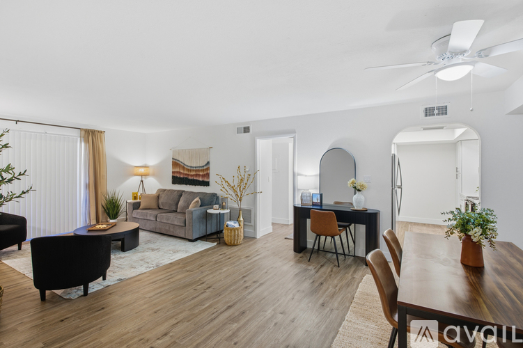 3825 East Camelback Road 2 Beds Condo for Rent - Photo gallery 1