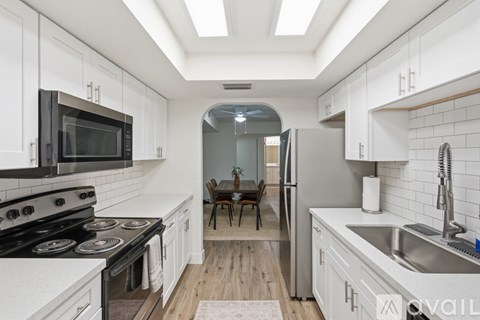 3825 East Camelback Road 2 Beds Apartment for Rent