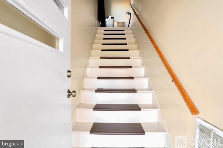 316 W 9th St 1 Apartment for Rent - Photo gallery 2