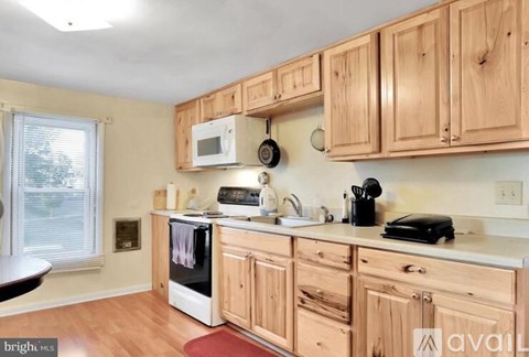 316 W 9Th St 1 Apartment for Rent