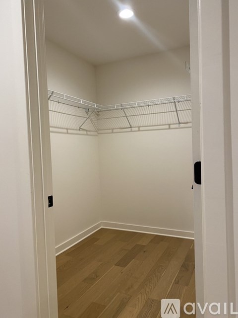 2306 Collins Street 3 Beds Apartment for Rent
