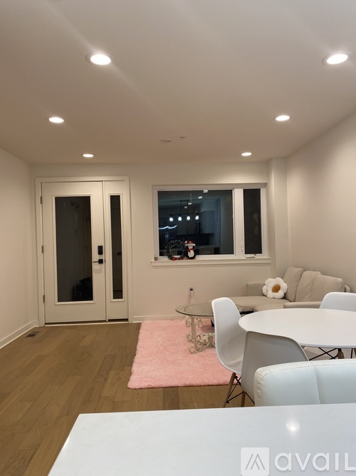 2306 Collins Street 3 Beds Single Family Home for Rent - Photo gallery 3