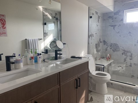 2306 Collins Street 3 Beds Apartment for Rent