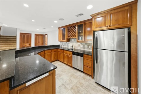 18185 80Th Ave N 5 Beds Apartment for Rent