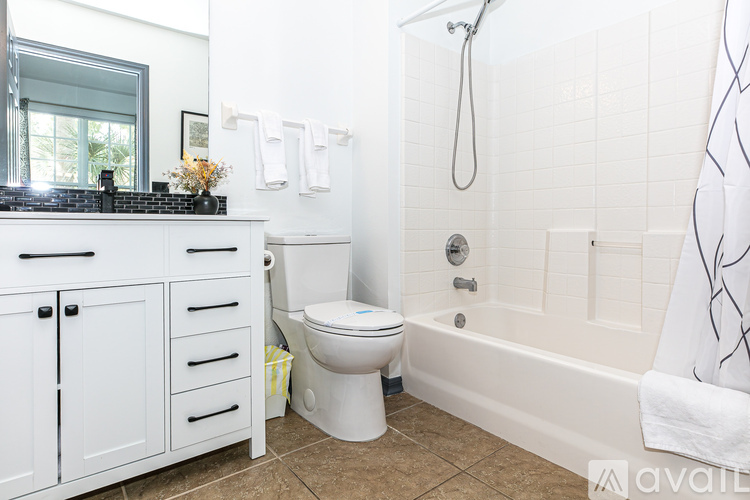 146 Bayswater Lane 4 Beds Single Family Home for Rent - Photo gallery 2