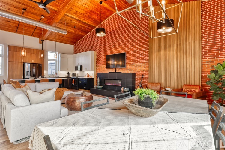 1301 Avon Street Unit 6 2 Beds Single Family Home for Rent - Photo gallery 4