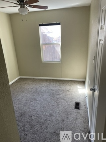 1033 East Cucharras Street 2 Beds Single Family Home for Rent - Photo gallery 3