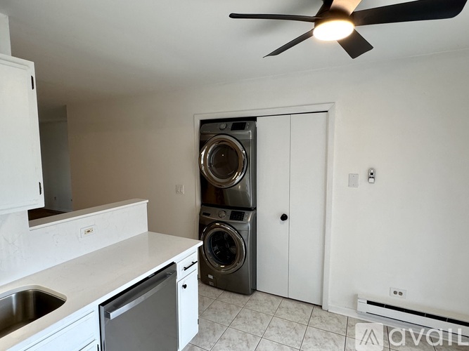 194 South Waters Edge Drive 2 Beds Apartment for Rent - Photo gallery 3