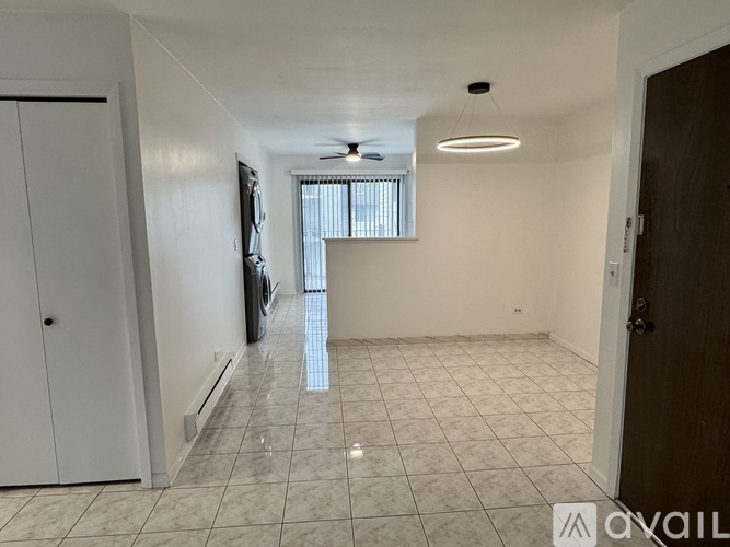 194 South Waters Edge Drive 2 Beds Apartment for Rent - Photo gallery 4