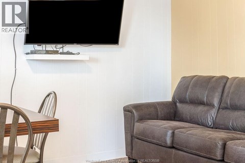 840 Ross Lane Unit# 3 3 Beds Apartment for Rent