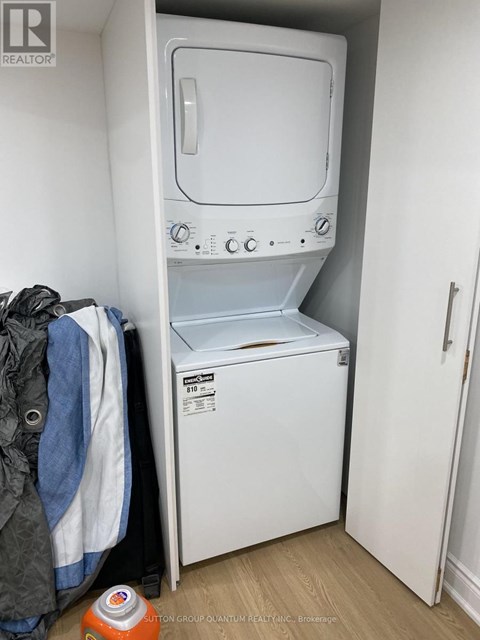 UPPER APT #2 - 314 LAKESHORE ROAD E 1 Apartment for Rent