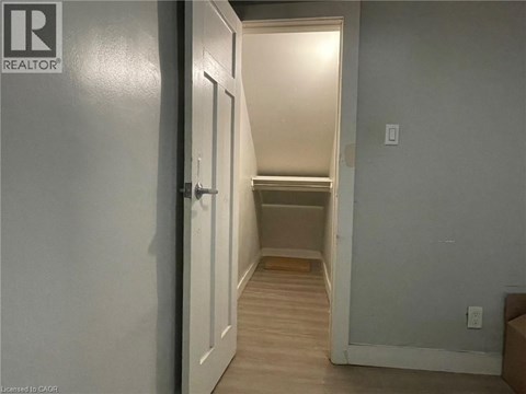 70 VICTORIA Avenue S Unit# 9 Studio Apartment for Rent