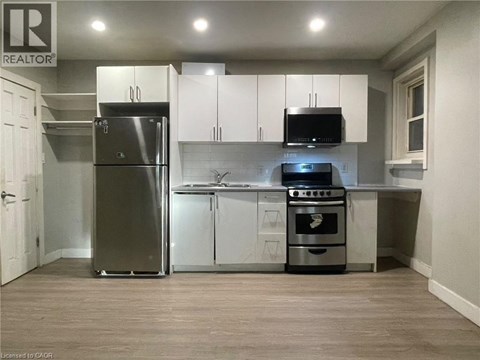 70 VICTORIA Avenue S Unit# 9 Studio Apartment for Rent