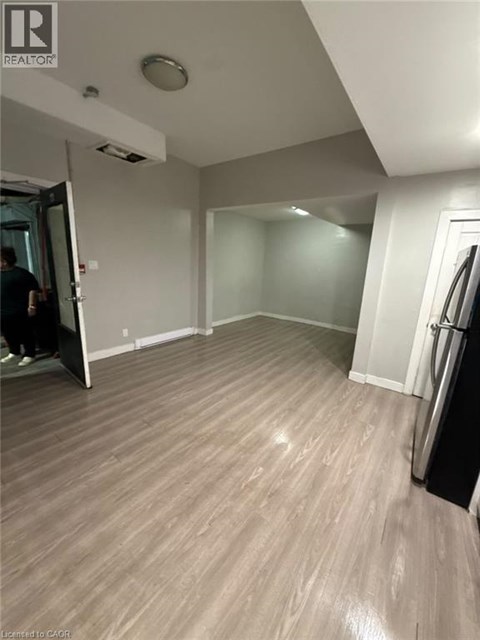 72 VICTORIA Avenue S Unit# 103 Studio Apartment for Rent