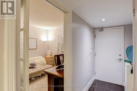 610 - 8 YORK STREET 2 Beds Apartment for Rent