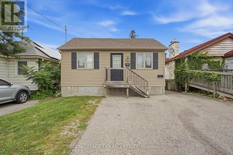 LOWER - 4 EMERY STREET W 1 Apartment for Rent