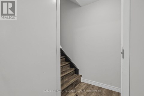 LOWER - 4 EMERY STREET W 1 Apartment for Rent