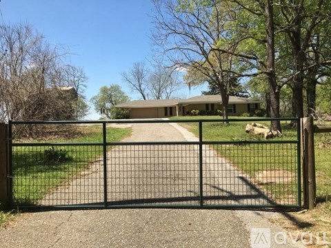 5560 Old Bonner Rd 3 Beds Apartment for Rent