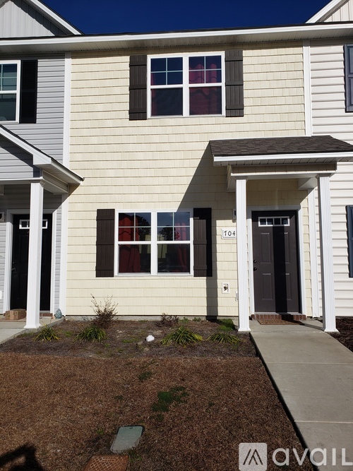 704 Justice Farm Drive 2 Beds Townhouse for Rent - Photo gallery 1