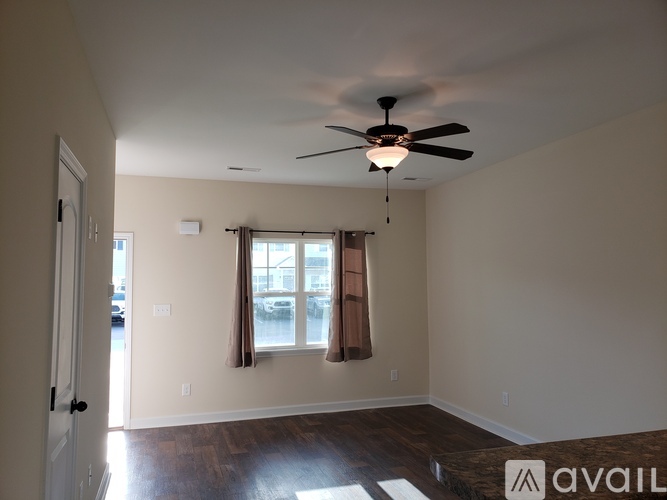 704 Justice Farm Drive 2 Beds Townhouse for Rent - Photo gallery 3