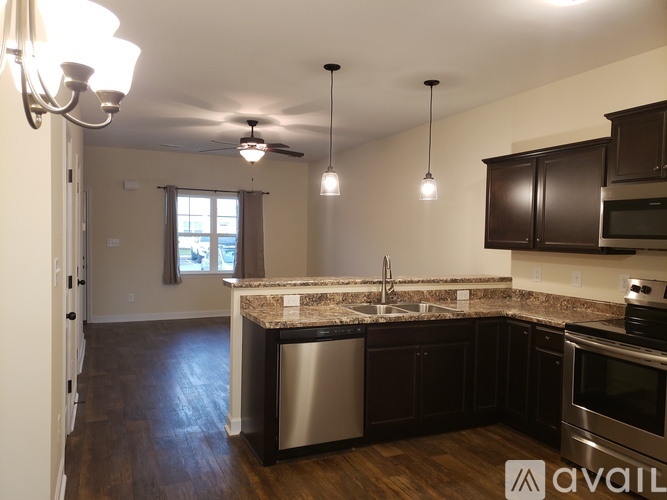 704 Justice Farm Drive 2 Beds Townhouse for Rent - Photo gallery 4