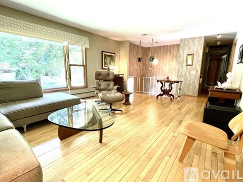 2114 Brentwood Parkway 3 Beds Apartment for Rent