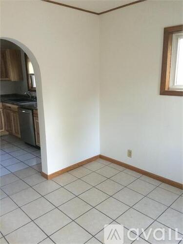 909 Lakeside Ave 3 Beds Single Family Home for Rent - Photo gallery 2