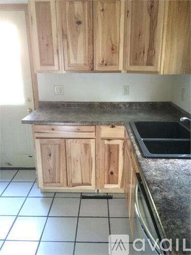 909 Lakeside Ave 3 Beds Single Family Home for Rent - Photo gallery 4